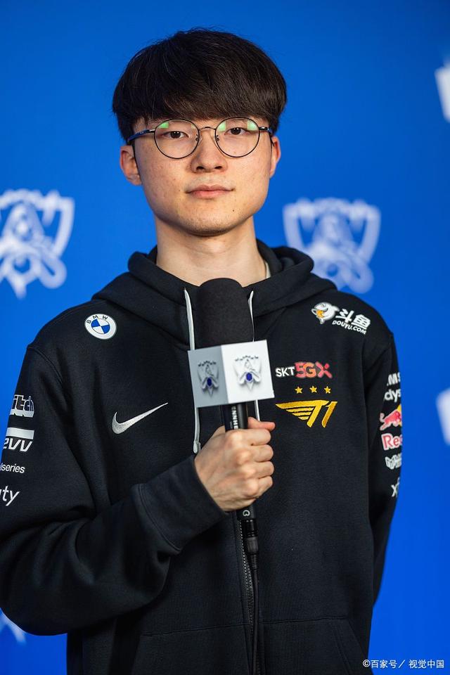 中卫与左翼 中卫与左翼
